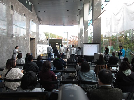 投票中の様子の画像